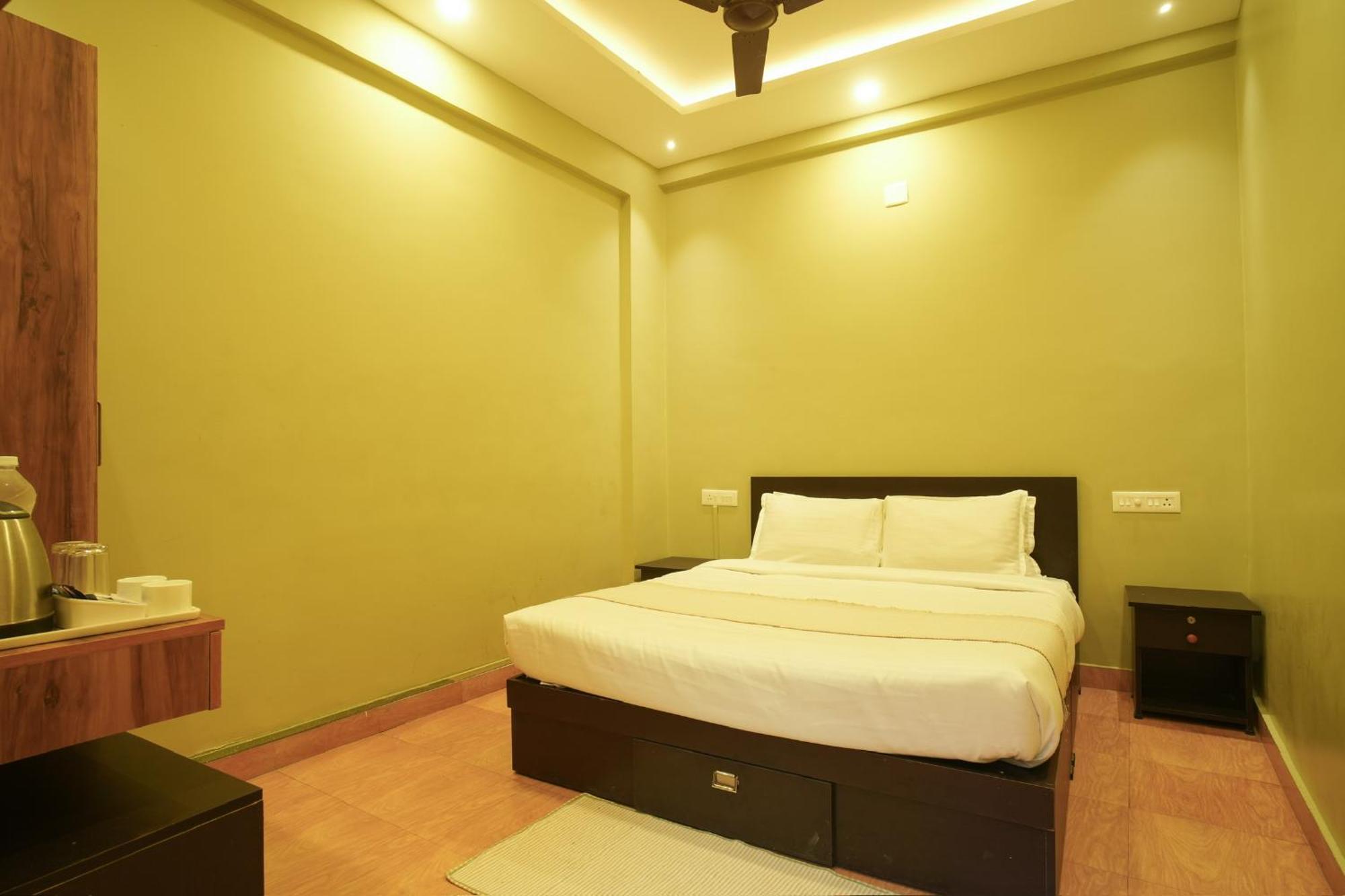 Rasha Residency Hostel Kalpetta Exterior photo